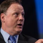 John Harris, do Politico, assume o cargo de presidente, começa a busca por um novo editor-chefe