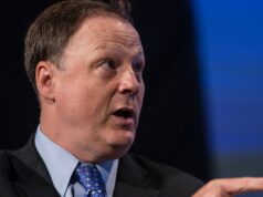 John Harris, do Politico, assume o cargo de presidente, começa a busca por um novo editor-chefe John Harris, do Politico, assume o cargo de presidente, começa a busca por um novo editor-chefe