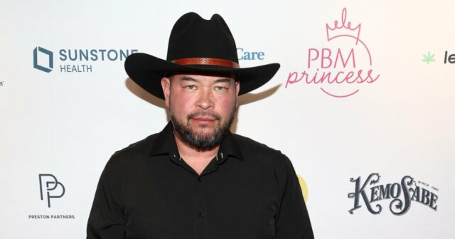 Jon Gosselin quase morreu após uma assustadora emergência de saúde Como Jon Gosselin incluiu a filha de Stephanie Lebo nos votos de casamento