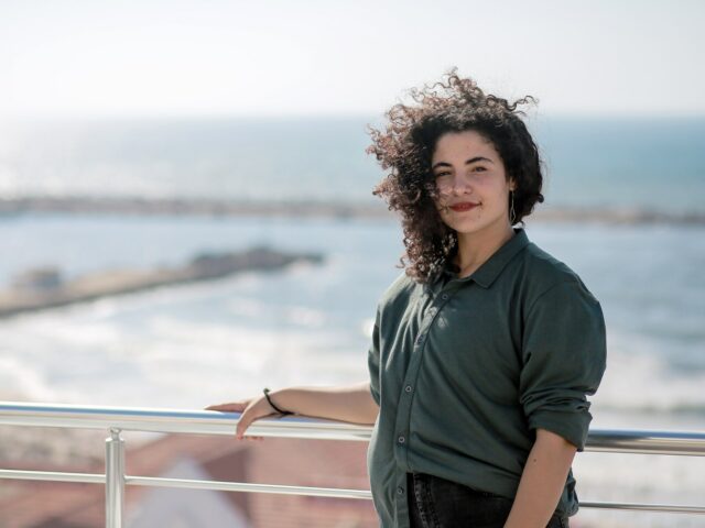 Jornalista palestino Bisan Owda com 1,4 milhão de seguidores relata proibição do TikTok
