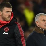 O técnico do Manchester United, Michael Carrick, comemora no final da partida da Premier League entre Manchester United e Arsenal em Old Trafford, em 2 de dezembro de 2021