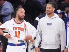 Josh Hart ‘definitivamente chegando perto’ do tão esperado retorno à escalação dos Knicks Josh Hart, que pode retornar ao time dos Knicks no domingo contra o Portland, ri com Jalen Brunson durante a vitória dos Knicks sobre o Clippers em 7 de janeiro de 2025 no Madison Square Garden.