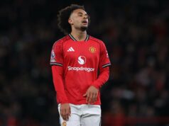 Joshua Zirkzee cruzou uma linha no Man Utd que Ineos simplesmente não pode mais ignorar Joshua Zirkzee em ação durante a partida da Premier League entre Manchester United e Wolves em Old Trafford em 2025 em Manchester, Inglaterra.