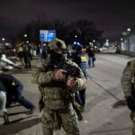 Juiz dos EUA ordena restrições às ações dos agentes do ICE contra manifestantes de Minnesota