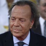 Julio Iglesias nega acusações 'absolutamente falsas' de que abusou sexualmente de ex-funcionários