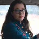 Kat Dennings diz que a Marvel 'me examinou'. Eles poderiam me colocar em qualquer coisa que quisessem neste momento. Estou no Sistema'