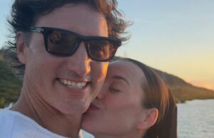 Katy Perry se aconchega com Justin Trudeau em novo despejo de fotos de férias Katy-Perry-e-Justin-Trudeau-Pack-no-PDA-promoção