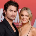 Kelsea Ballerini e Chase Stokes nunca pararam de conversar após sua breve separação