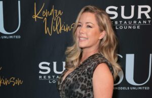 Kendra Wilkinson compartilha suas próprias experiências negativas com grupos de mães Quem está no grupo de mães de Ashley Tisdale, tudo para saber
