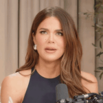 010726_khloe_kardashian_kal