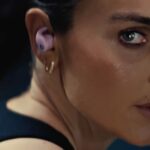 Kirsty Godso estrela a nova campanha Powerbeats Fit: ‘tudo sobre aparecer’