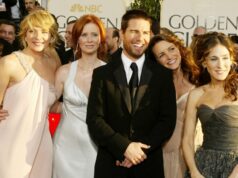 Kristin Davis se sentiu ‘tão burra’ por não reconhecer Tom Cruise na premiação Kristin Davis explica por que ela lambeu o rosto de Chris Noth no tapete vermelho