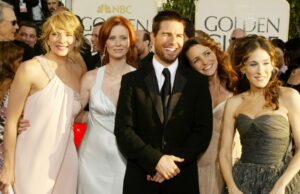 Kristin Davis se sentiu ‘tão burra’ por não reconhecer Tom Cruise na premiação Kristin Davis explica por que ela lambeu o rosto de Chris Noth no tapete vermelho