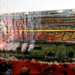 O quarterback titular do San Francisco 49ers, Brock Purdy (13), dança na end zone depois de marcar um touchdown no primeiro quarto de seu jogo da NFL no Levi's Stadium em Santa Clara, Califórnia, no domingo, 28 de dezembro de 2025. (Jose Carlos Fajardo/Bay Area News Group)