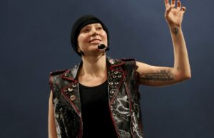 Lady Gaga pausa show em Tóquio para condenar o ICE e apoiar os americanos ‘que estão sendo impiedosamente alvejados’: ‘Precisamos voltar para um lugar seguro’ Lady Gaga pausa show em Tóquio para condenar o ICE e apoiar os americanos 'que estão sendo impiedosamente alvejados': 'Precisamos voltar para um lugar seguro'