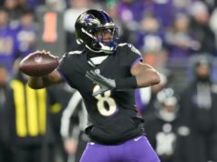 Lamar Jackson deve começar pelo Ravens em um grande confronto ‘SNF’ contra o Steelers O quarterback do Baltimore Ravens, Lamar Jackson (8), passa contra o New England Patriots durante o primeiro tempo de um jogo de futebol americano da NFL, domingo, 21 de dezembro de 2025, em Baltimore.