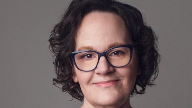 Laura Adler, diretora de elenco de 'American Dreams', morre aos 65 anos
