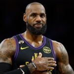 LeBron James começa a chorar durante o possível último jogo em Cleveland