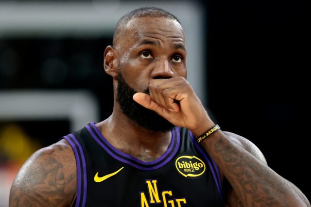 LeBron James tem nova preocupação em monitorar após Lakers-Hawks

