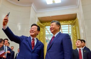 Lee da Coreia do Sul tira selfie de Xi com telefone chinês ‘backdoor’ Yahoo news home