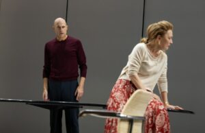 Lesley Manville, estrela de ‘Édipo’, sobre coordenadores de intimidade, modernizando Sófocles para a era Epstein e fazendo sua estreia na Broadway Lesley Manville, estrela de 'Édipo', sobre coordenadores de intimidade, modernizando Sófocles para a era Epstein e fazendo sua estreia na Broadway