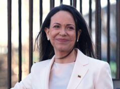 Líder da oposição venezuelana diz que presenteou Trump com o Prêmio Nobel da Paz A líder da oposição venezuelana María Corina Machado deixa o Capitólio na quinta-feira.