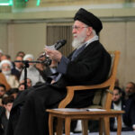 Líder supremo do Irã, Ali Khamenei, culpa Trump por protestos mortais