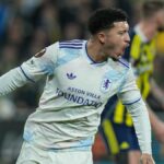 Liga Europa: Sancho leva o Aston Villa às oitavas de final; Lyon e Freiburg também progridem