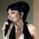 Lily Allen, Connor Storrie, Tessa Thompson e mais celebridades na Chanel Coco Crush Party (FOTOS)
