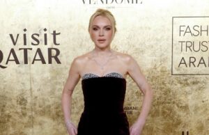 Lindsay Lohan compartilha uma adorável foto rara do filho Luai brincando na neve Por dentro de Lindsay Lohan, primeiras semanas como mãe