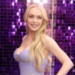 Lindsay Lohan oferece brilho chique e juvenil nas férias em foto rara com o marido Bader Shammas