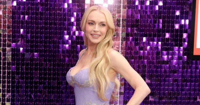 Lindsay Lohan oferece brilho chique e juvenil nas férias em foto rara com o marido Bader Shammas