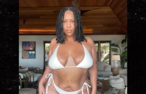 Lizzo mostra perda de peso em biquíni branco lizzo sub insta 1