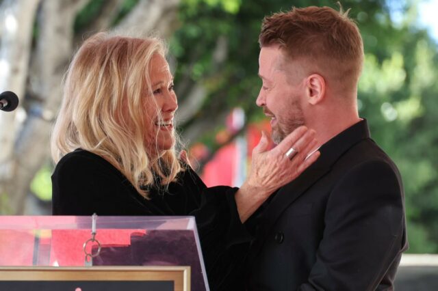 Macaulay Culkin, elenco de 'Home Alone', compartilha homenagens comoventes a Macaulay Culkin, elenco de 'Home Alone', compartilha homenagens comoventes a Catherine O'Hara após sua morte