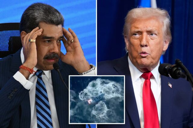 O presidente venezuelano, Nicolás Maduro, com as mãos na cabeça, sentado diante de um microfone.