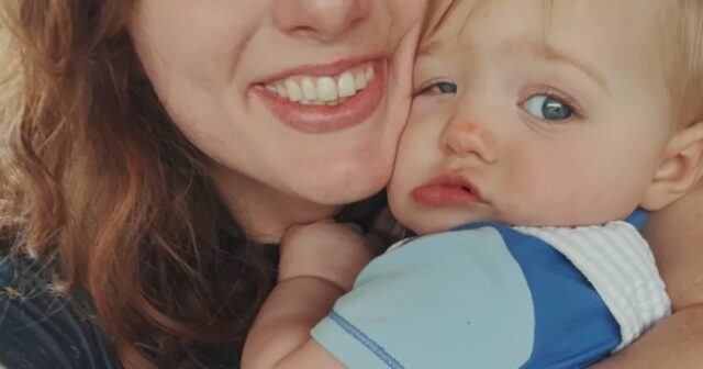 Mãe acusada de atirar e matar menina de 1 ano Destaque Destiny Faith Chiveral Mugshot Snaphatting Mãe de Maryland presa após bebê ser encontrado sufocado em almofadas do sofá