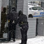 Mãe de Nova York acusada de enfiar o recém-nascido em uma mochila por dias soltos: documentos