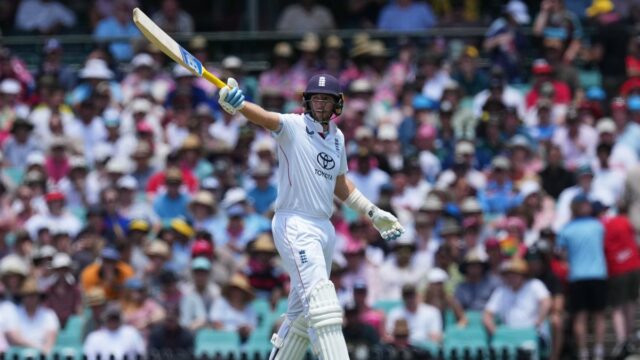 Maioria dos séculos em testes: Joe Root chega ao mesmo nível de Ricky Ponting no terceiro lugar
