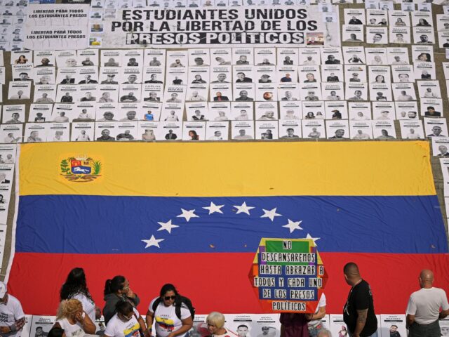 Mais alto legislador da Venezuela diz que mais de 400 Mais alto legislador da Venezuela diz que mais de 400 prisioneiros foram libertados
