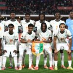 Amad gritando com o uniforme da Costa do Marfim.