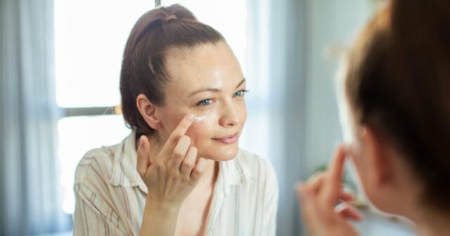 Mais de 5.000 revisores juram por este soro para olhos: 'Melhor que Botox'
