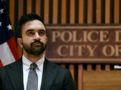 Mamdani chama o Hamas de ‘organização terrorista’ após reação de canto de protesto Mamdani chama o Hamas de 'organização terrorista' após reação de canto de protesto