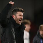 O técnico do Manchester United, Michael Carrick, comemora no final da partida da Premier League entre Manchester United e Arsenal em Old Trafford, em 2 de dezembro de 2021