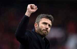 O Man Utd está preparado para ser o grande vencedor do fim de semana da Premier League, mesmo sem jogar ainda Ruben Amorim, técnico do Manchester United, abraça Pep Guardiola, técnico do Manchester City, após a partida da Premier League entre Manchester City FC e Manchester United FC no Etihad Stadium em 15 de dezembro de 2024