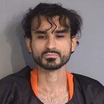 Ahmad Jihad Bojeh, 29 anos, foi preso no sábado e acusado de três acusações de homicídio premeditado depois que um trio de turistas foi morto a tiros perto de sua casa na Flórida.