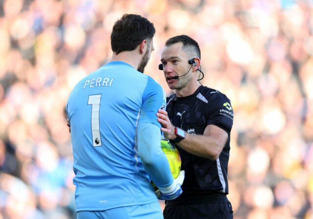Matheus Cunha comemora durante partida da Premier League entre Leeds United e Manchester United em Elland Road, em Leeds, Inglaterra, em 2026.