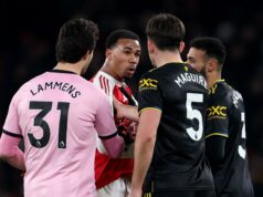 Mark Clattenburg exige que o PGMOL ‘puna’ a tática do Arsenal que prejudicou o Man Utd apesar da vitória O Manchester United comemora o gol contra o Arsenal.