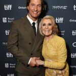 Matthew McConaughey postou uma homenagem de aniversário para sua mãe Mary 'Kay' McCabe - apelidada de 'MaMac' - que divide sua mansão de sete quartos de US$ 6 milhões em Austin, TX (foto em 5 de setembro)
