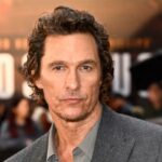 GettyImages-2204462191Matthew-McConaughey-diz-que-um-sonho-molhado-levou-a-uma-luta-na-aldeia-africana.jpg