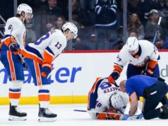 Matthew Schaefer, dos Islanders, provavelmente está bem depois de duas lesões Matthew Schaefer é atendido por um treinador e alguns companheiros de equipe após um gol de Winnipeg durante o primeiro período da derrota dos Islanders por 5-4 para os Jets em 13 de janeiro de 2025.